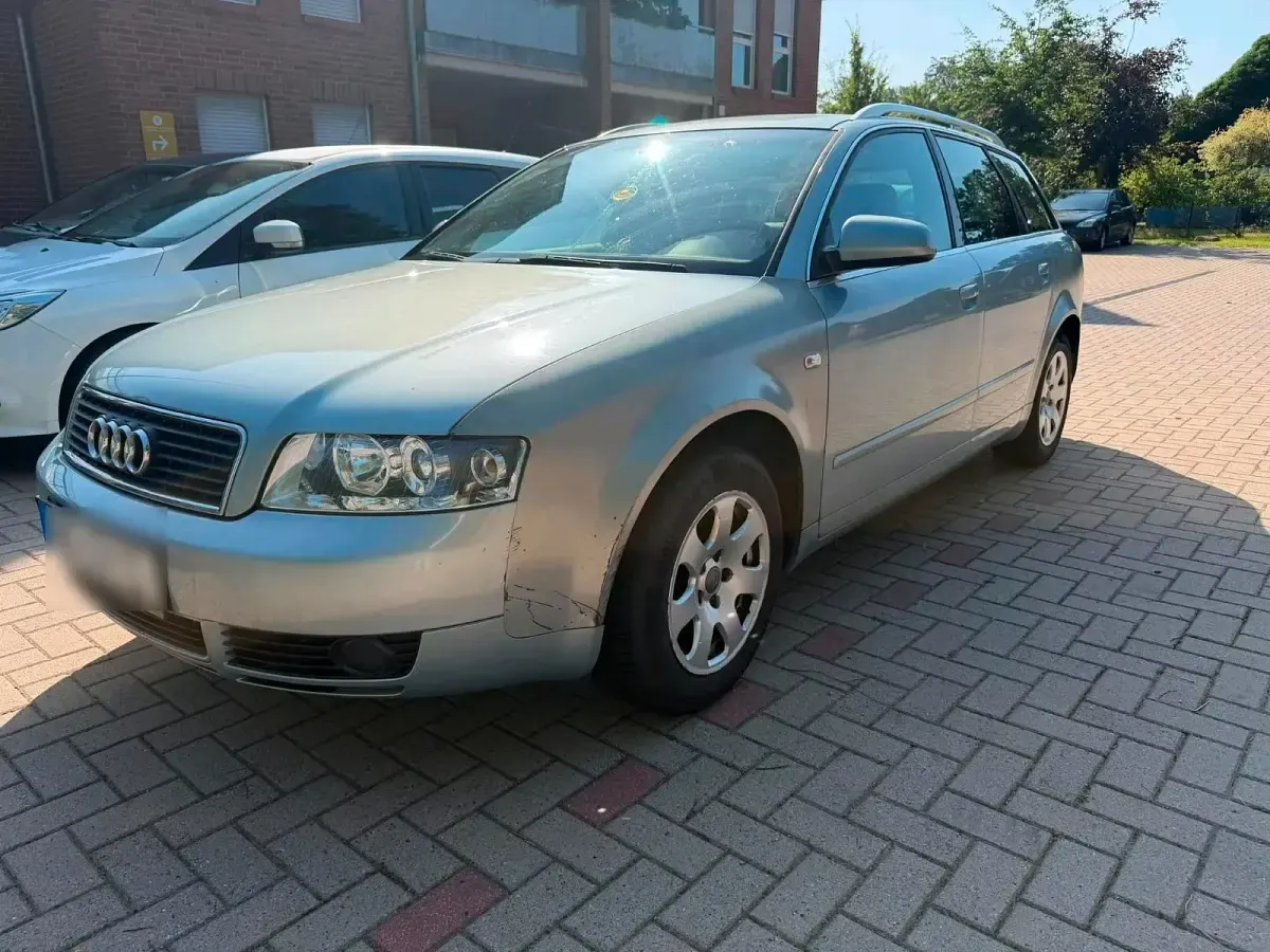 Gebraucht Audi A4 102 PS (75 kW) 2005 Blau Kombi