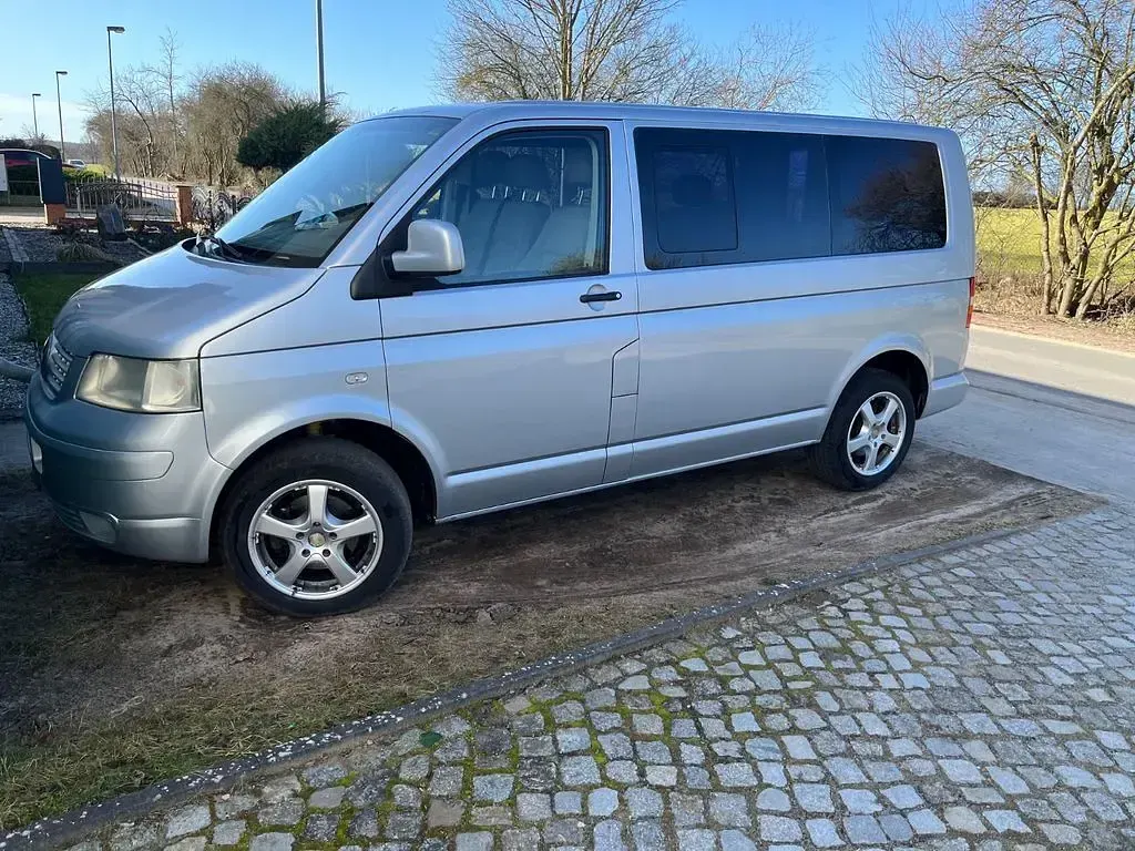 Gebraucht VW Caravelle 131 PS (96 kW) 2007 Silber Van