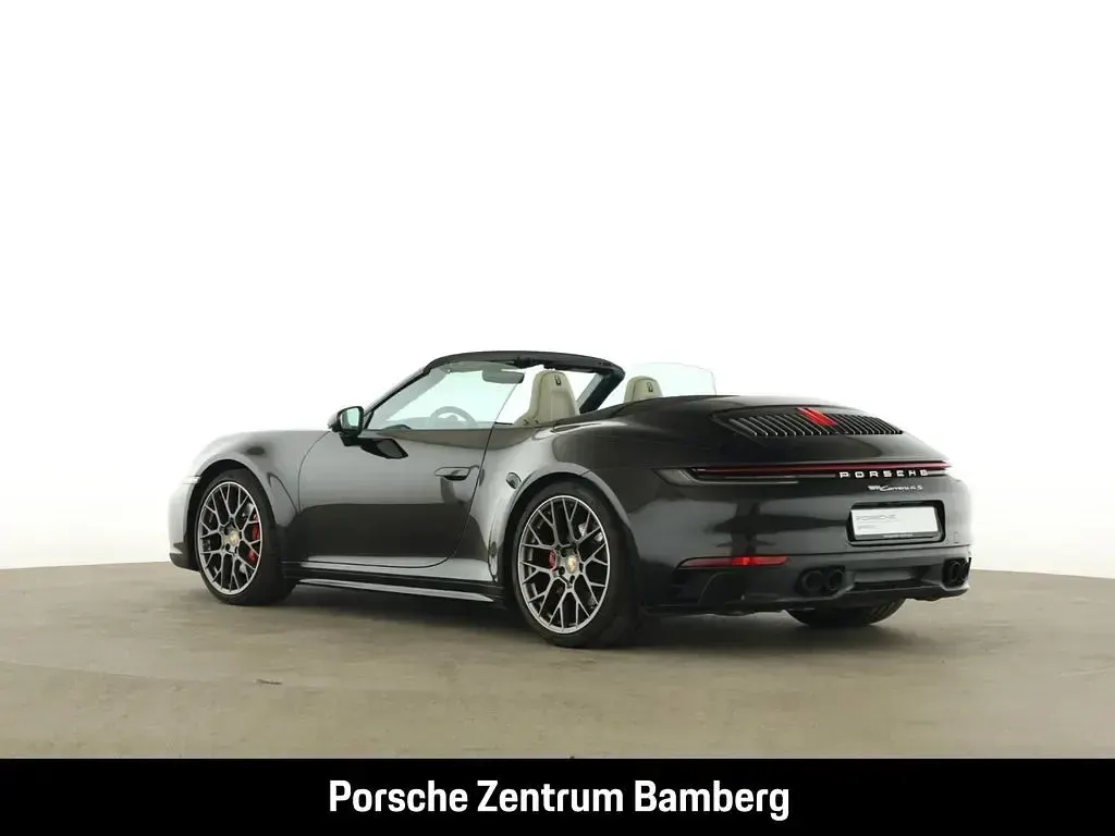 Begagnad Porsche 992 450 HK (330 kW) 2020 Svart Cab