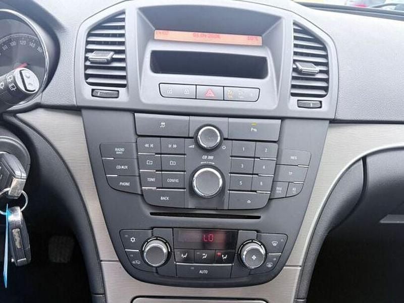 Gebraucht Opel Insignia Edition 116 PS (85 kW) 2009 Silber Limousine