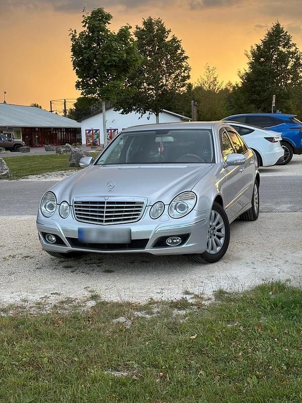 Gebraucht Mercedes E320 224 PS (164 kW) 2008 Silber Limousine