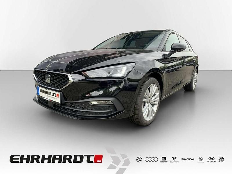 Midnight schwarz metallic Gebraucht 2024 Seat Leon Style Kombi | 32.990 € (Etwas zu teuer) - Bild 1/3