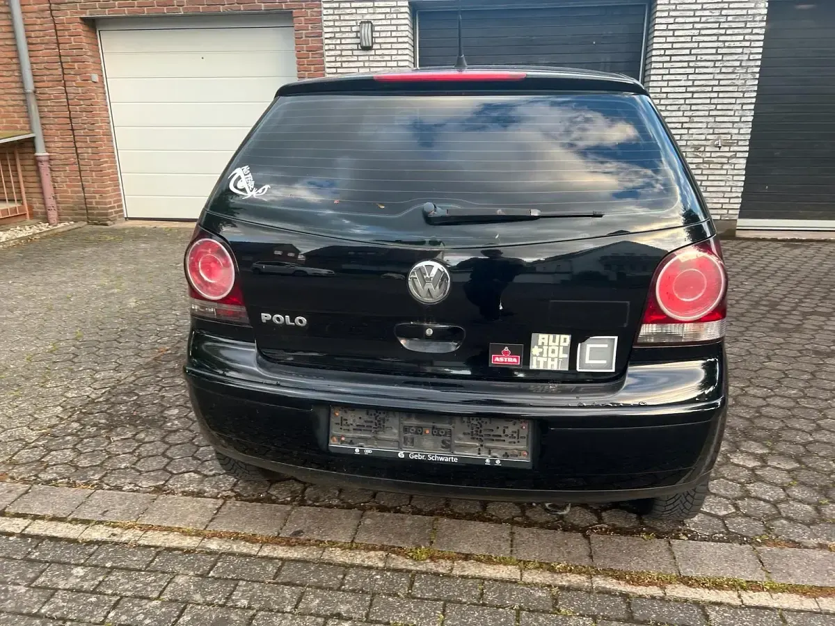 Używany VW Polo 60 KM (44 kW) 2005 Czarny Hatchback