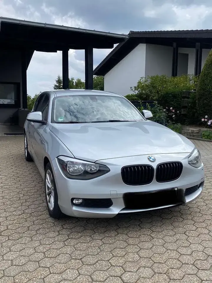 Gebraucht BMW 114 102 PS (75 kW) 2014 Silber Kleinwagen