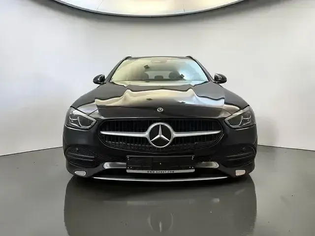 Gebraucht Mercedes C220 200 PS (147 kW) 2023 Schwarz Limousine
