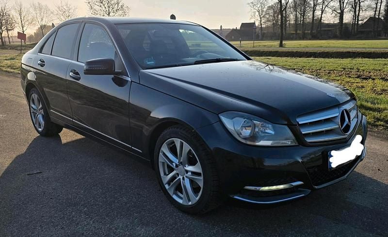 Gebraucht Mercedes C200 Avantgarde 136 PS (100 kW) 2012 Schwarz Limousine