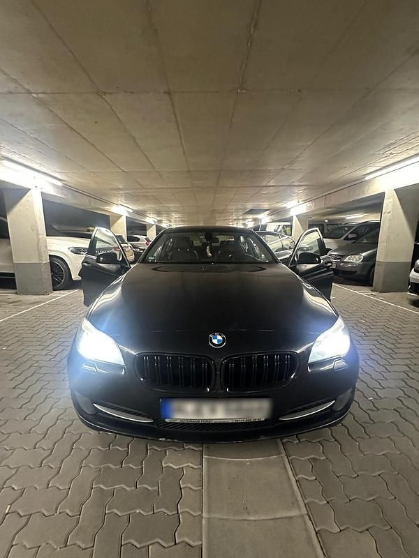 Gebraucht BMW 530 245 PS (180 kW) 2010 Schwarz Limousine