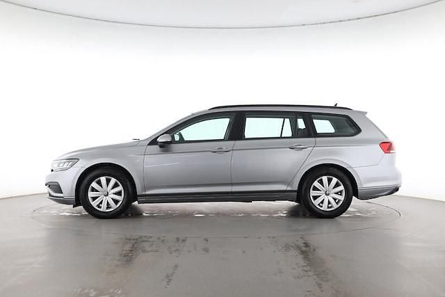 Gebraucht VW Passat Conceptline 150 PS (110 kW) 2023 Pyritsilber (metallic) Kombi