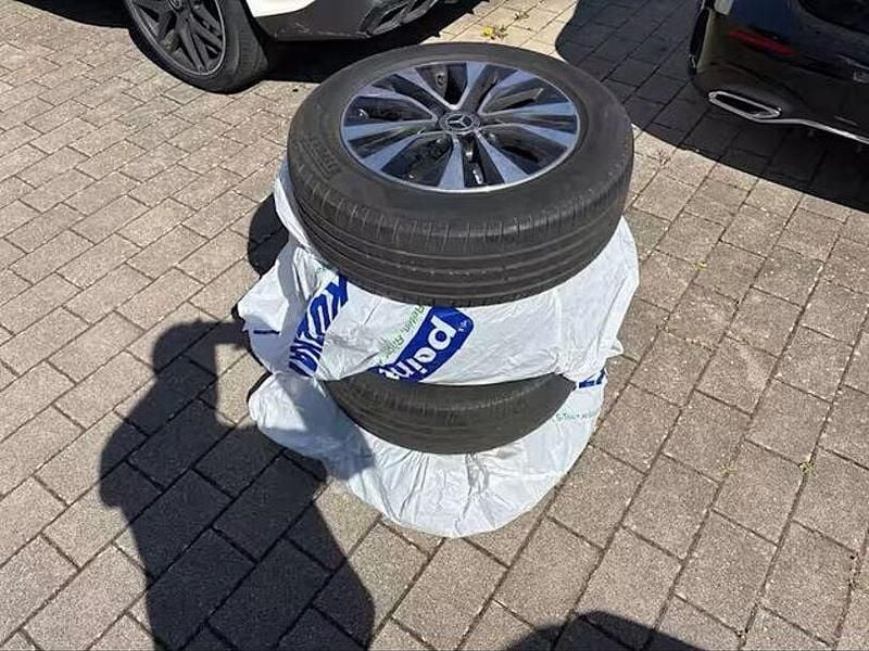 Gebraucht Mercedes A200 150 PS (110 kW) 2023 Rot Limousine