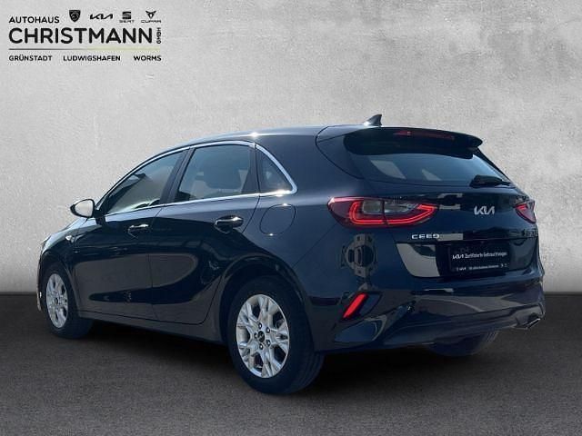 Gebraucht Kia Ceed Vision 120 PS (88 kW) 2022 Schwarz Kleinwagen