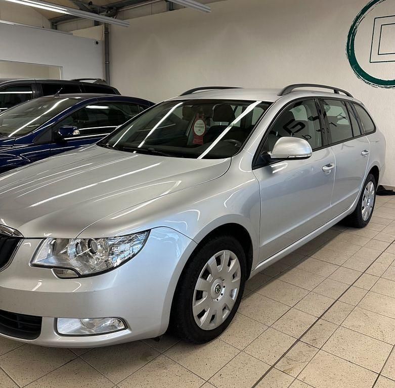 Gebraucht Skoda Superb Comfort 140 PS (102 kW) 2010 Silber Kombi