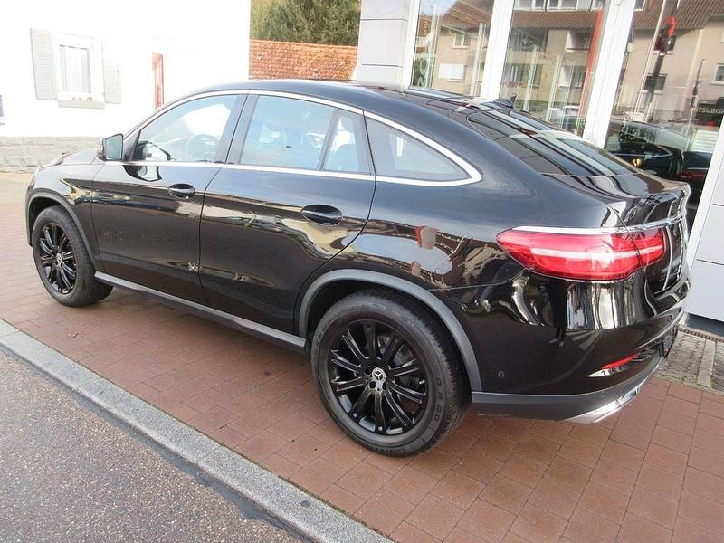 Gebraucht Mercedes GLE400 333 PS (244 kW) 2017 Schwarz SUV