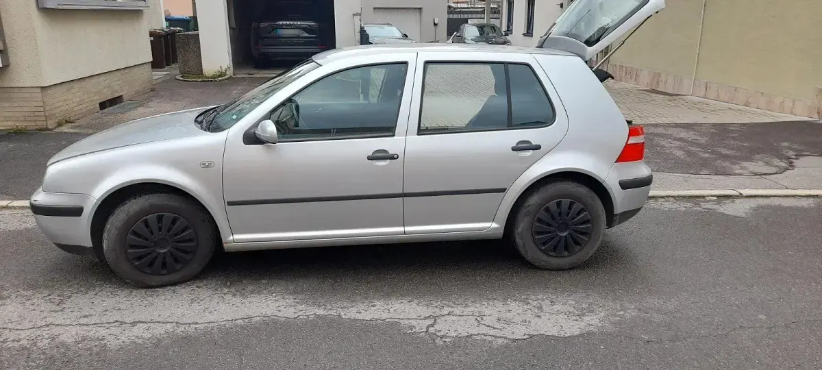 Gebraucht VW Golf IV 102 PS (75 kW) 2002 Silber Limousine