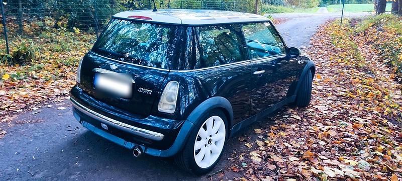 Second-hand Mini Cooper 90 CP (66 kW) 2002 Negru Hatchback