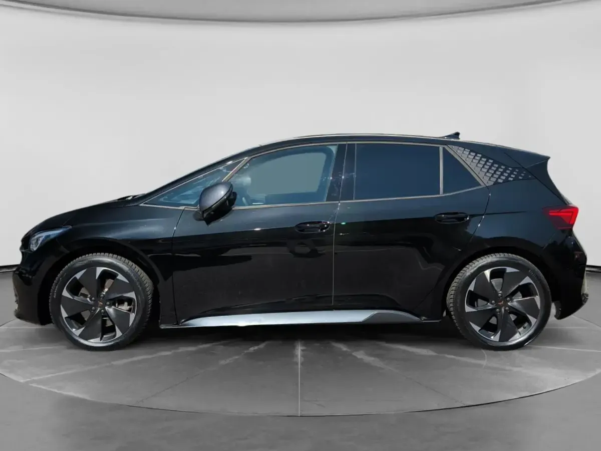 Gebraucht Cupra Born 169 kW (231 PS) 2025 Midnight black (schwarz), metallic Kleinwagen