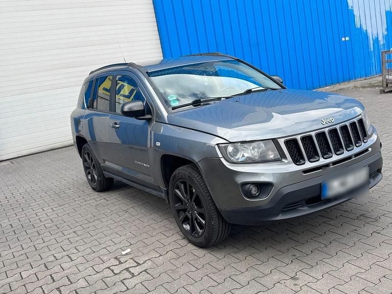 Gebraucht Jeep Compass 136 PS (100 kW) 2012 Grau SUV