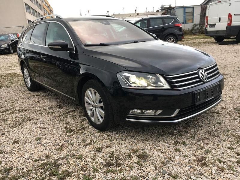 Schwarz Gebraucht 2014 VW Passat Comfortline Kombi | 7.999 € (Fairer Preis) - Bild 1/4
