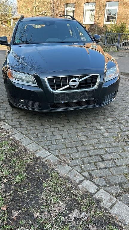 Gebraucht Volvo V70 114 PS (83 kW) 2012 Schwarz Kombi