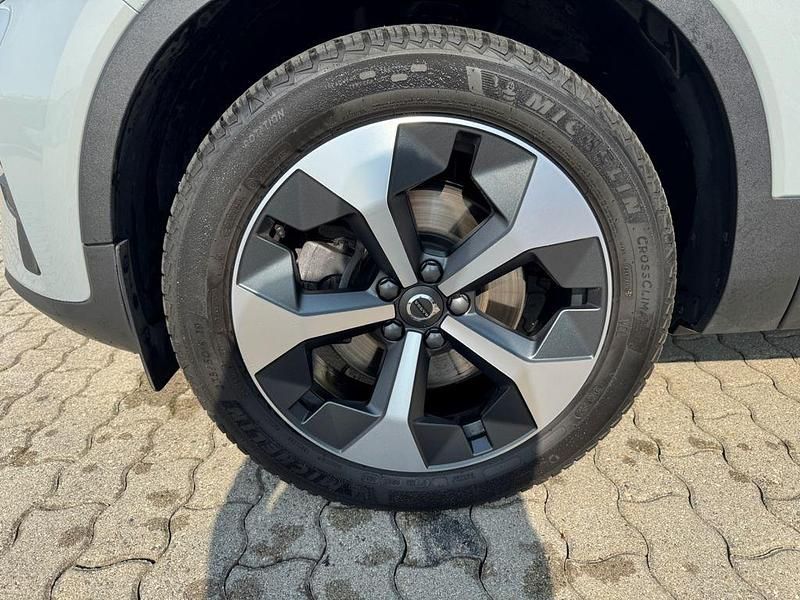 Gebraucht Volvo XC40 Core 163 PS (119 kW) 2023 Grau SUV