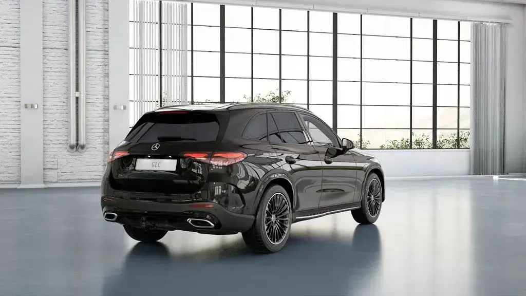 Gebraucht Mercedes GLC200 AMG 163 PS (119 kW) 2025 Schwarz SUV