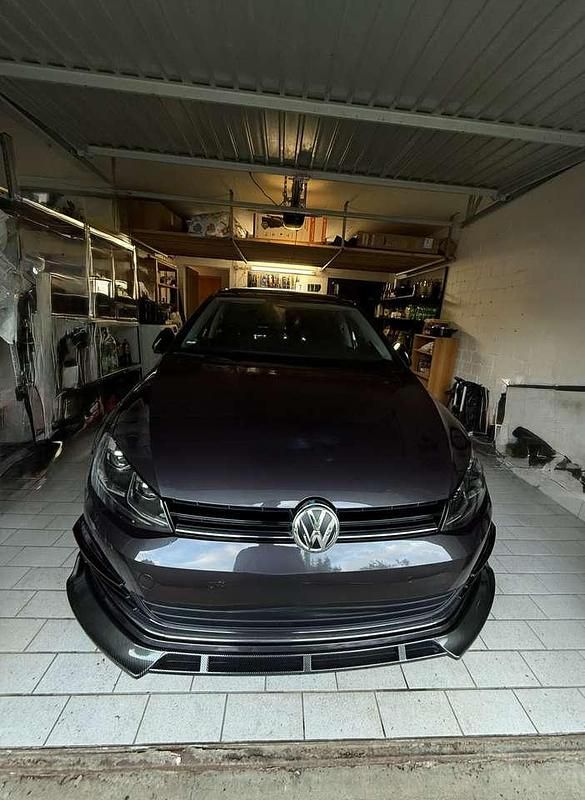 Grau Gebraucht 2016 VW Golf VII LOUNGE Limousine | 13.000 € (Fairer Preis) - Bild 1/4