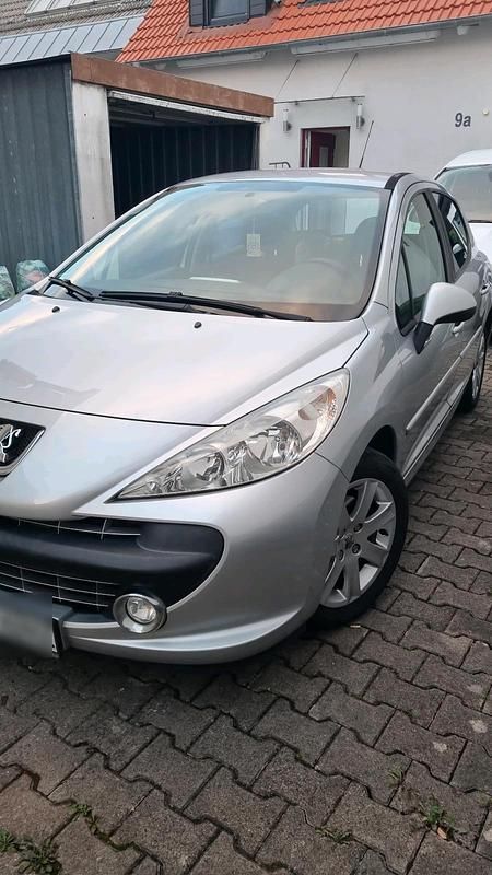 Silber Gebraucht 2008 Peugeot 207 Sport Limousine | 2.000 € (Fairer Preis) - Bild 1/4