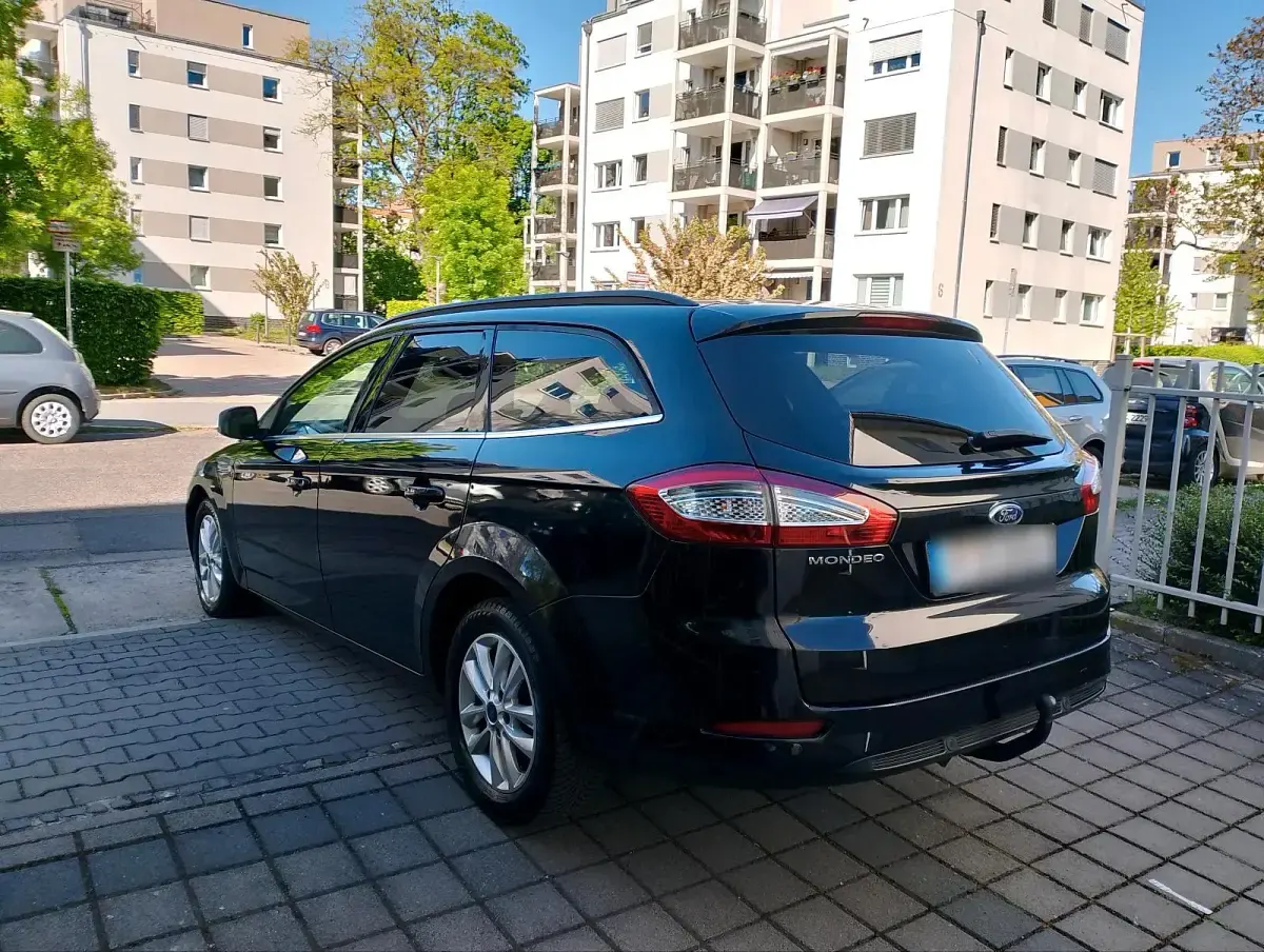 Second-hand Ford Mondeo 140 CP (102 kW) 2012 Albastru Break