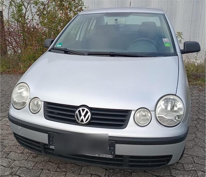 Grau Gebraucht 2004 VW Polo Limousine | 699 € (Fairer Preis) - Bild 1/4