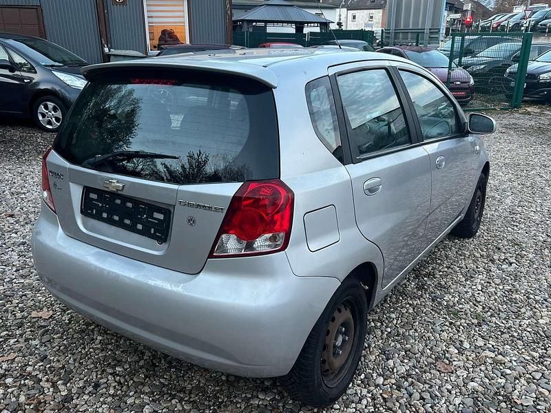 Gebraucht Chevrolet Kalos 94 PS (69 kW) 2007 Silber Limousine