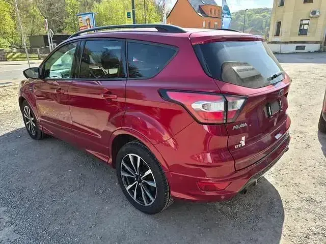 Gebraucht Ford Kuga ST-Line 180 PS (132 kW) 2018 Rubyrot (metallic) SUV