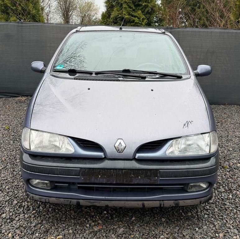 Gebraucht Renault Scénic 107 PS (78 kW) 1999 Violet Van / Kleinbus