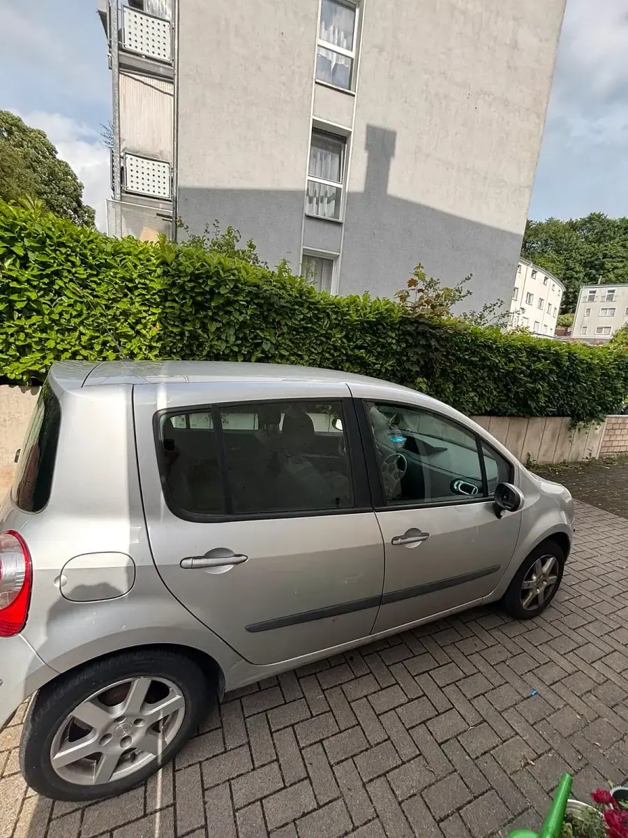Gebraucht Renault Modus 85 PS (62 kW) 2009 Silber Van / Kleinbus