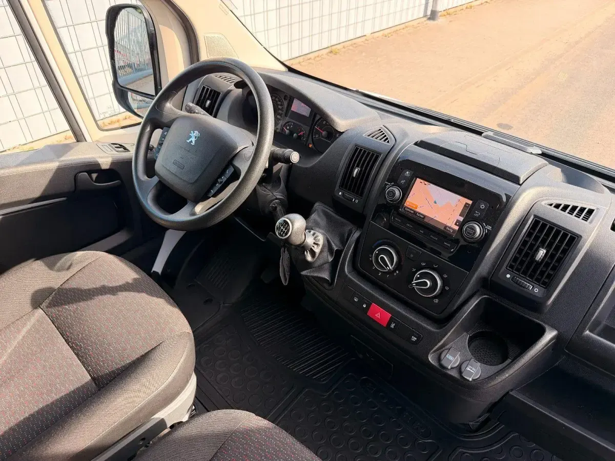 Gebraucht Peugeot Boxer 140 PS (102 kW) 2021 Weiß Van