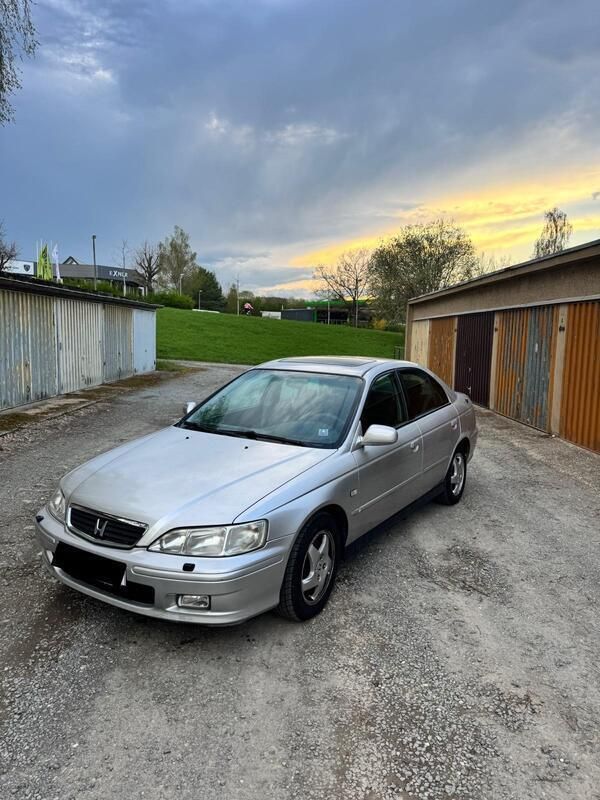 Silber Gebraucht 1998 Honda Accord Limousine | 1.000 € (Fairer Preis) - Bild 1/4