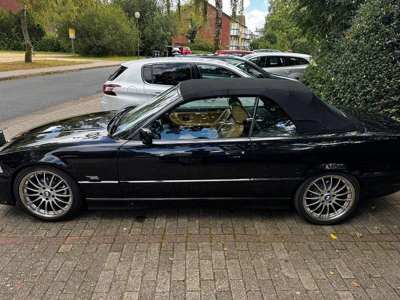 Gebraucht BMW 320 Cabriolet Performance 170 PS (125 kW) 1995 Schwarz Cabrio