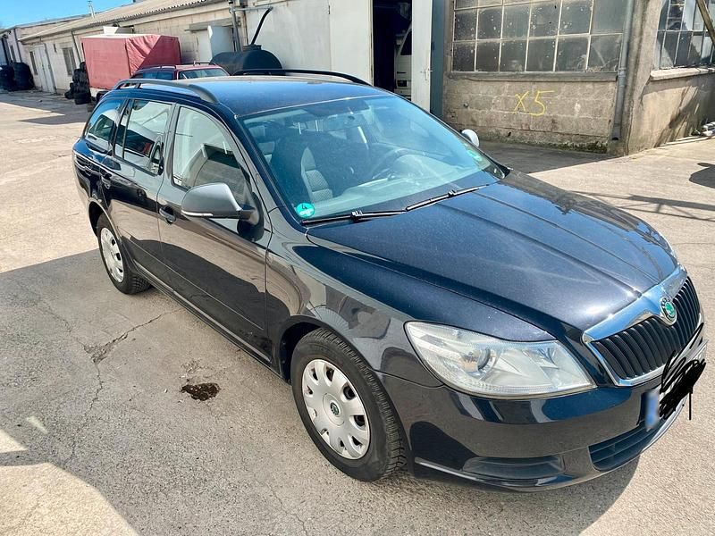Gebraucht Skoda Octavia 90 PS (66 kW) 2013 Schwarz Kombi