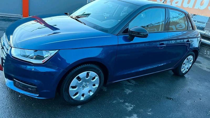 Gebraucht Audi A1 82 PS (60 kW) 2017 Blau Kleinwagen