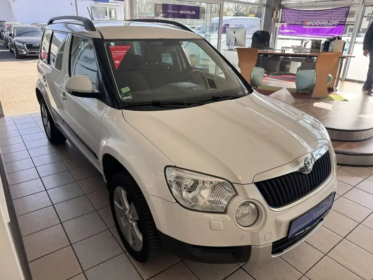 Gebraucht Skoda Yeti Family 122 PS (89 kW) 2011 Weiß SUV