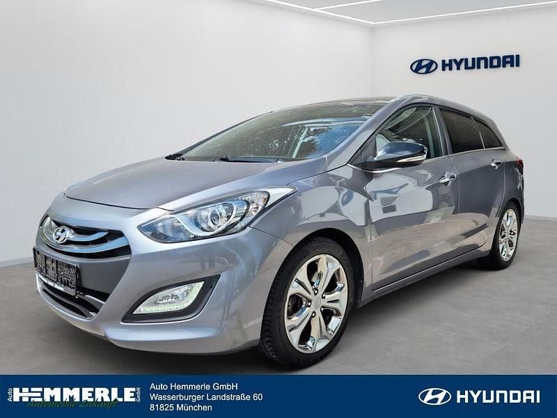 Grau Gebraucht 2014 Hyundai i30 Kombi | 8.990 € (Fairer Preis) - Bild 1/4