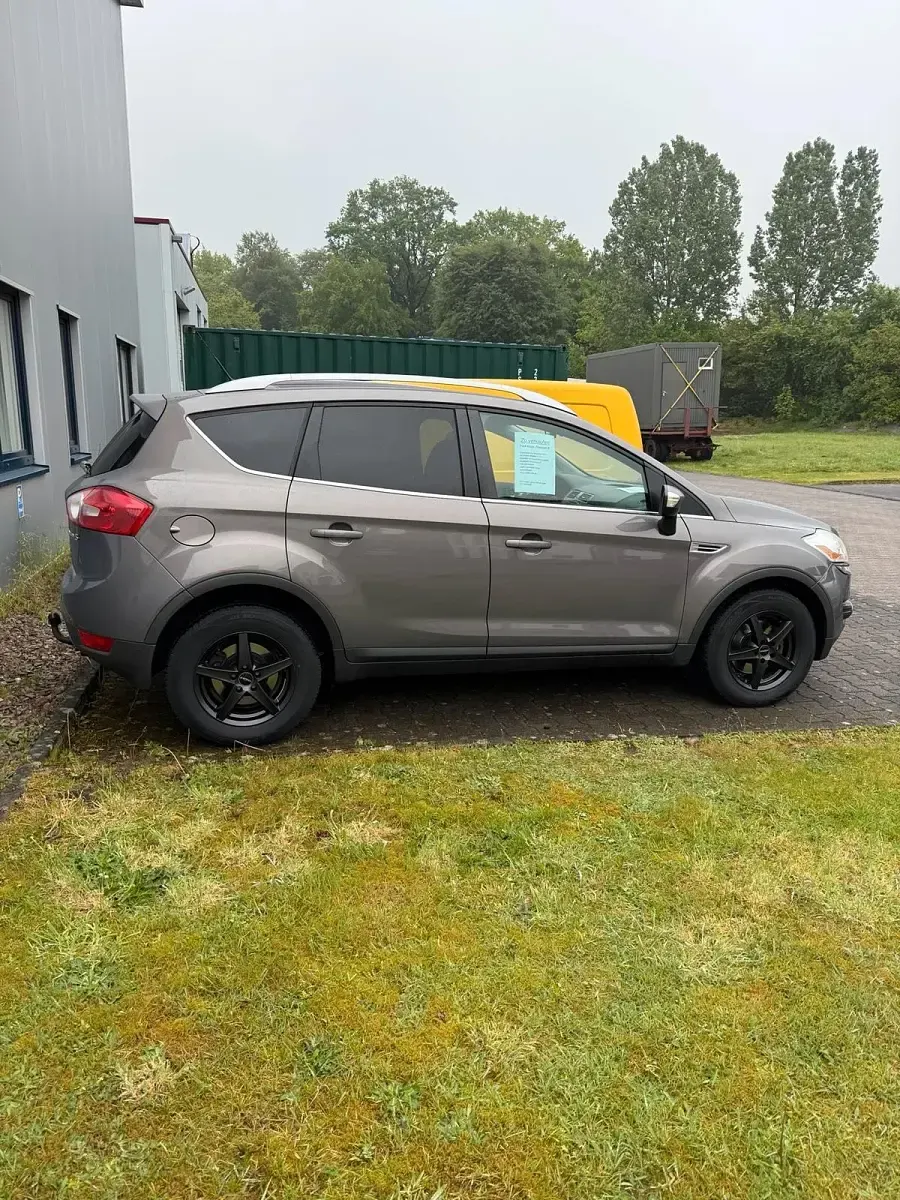 Gebraucht Ford Kuga Titanium S 140 PS (102 kW) 2011 Braun SUV