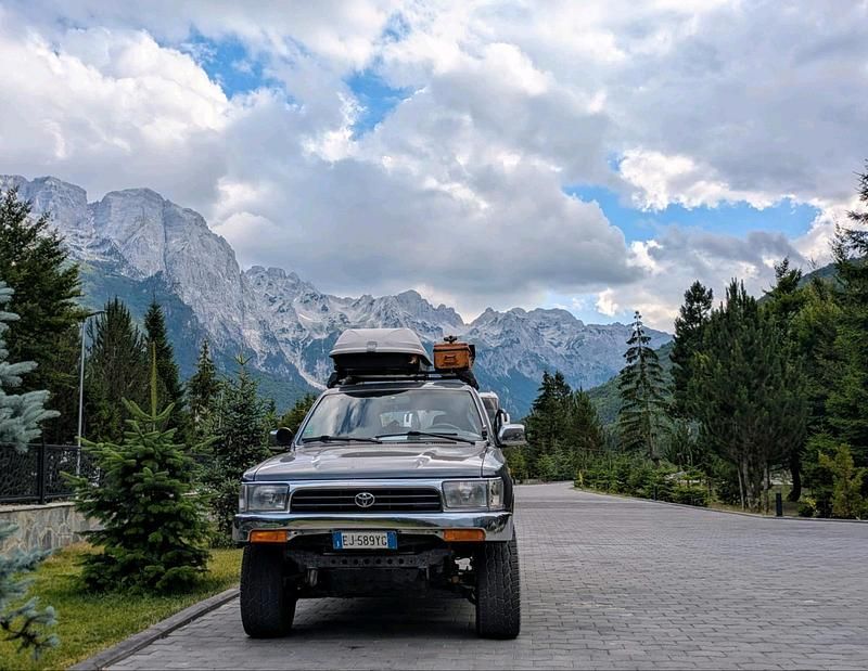 Grau Gebraucht 1994 Toyota 4 Runner SUV | 10.000 € - Bild 1/4