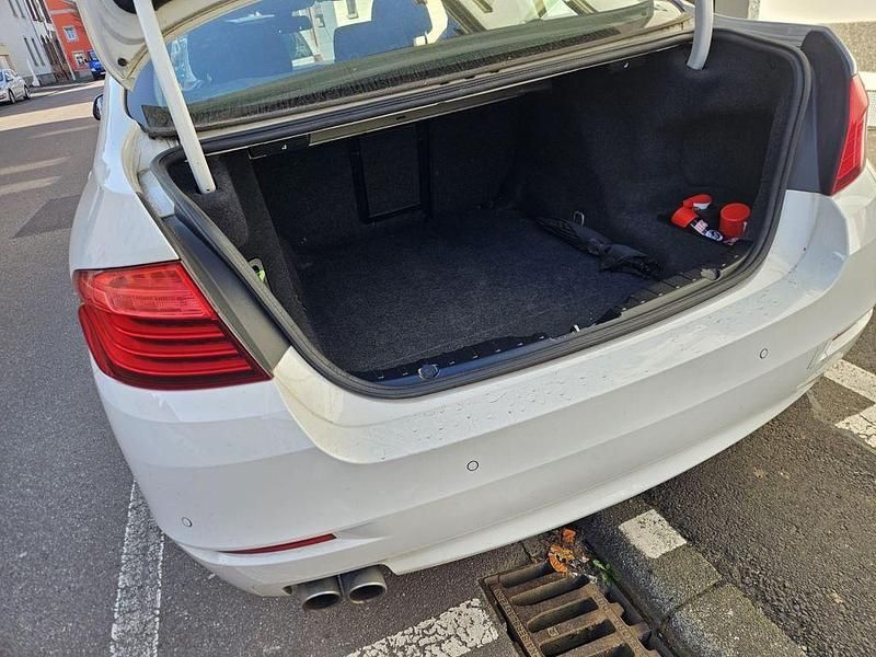 Gebraucht BMW 518 143 PS (105 kW) 2014 Weiß Limousine