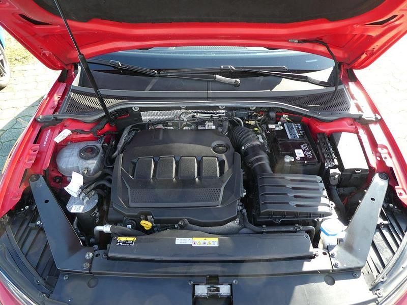 Gebraucht VW Passat Business 122 PS (89 kW) 2022 Rot Kombi