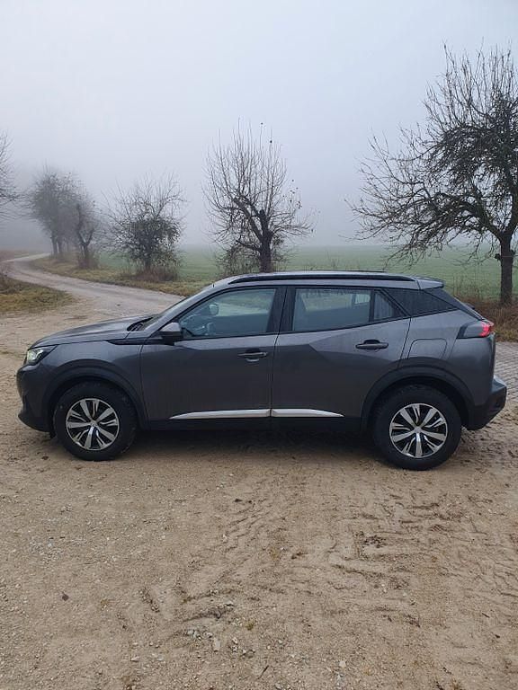 Grau Gebraucht 2020 Peugeot 2008 Allure SUV | 14.900 € (Fairer Preis) - Bild 1/4