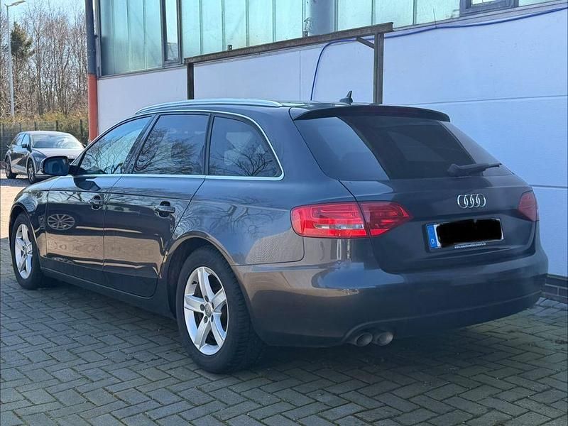 Gebraucht Audi A4 Ambition 143 PS (105 kW) 2011 Grau Kombi