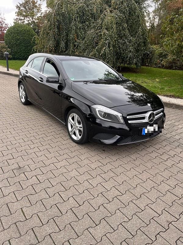 Schwarz Gebraucht 2013 Mercedes A220 Urban Limousine | 15.500 € - Bild 1/4