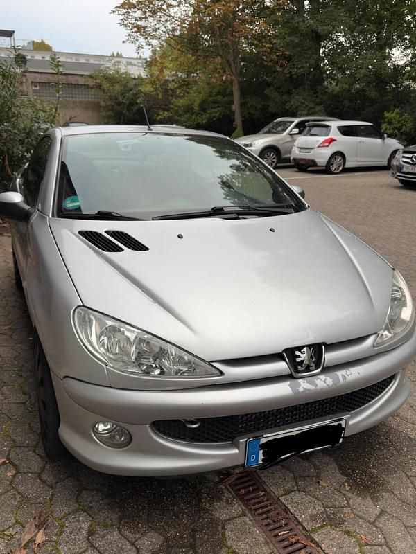 Grau Gebraucht 2004 Peugeot 206 CC Cabrio | 1.400 € (Guter Preis) - Bild 1/4