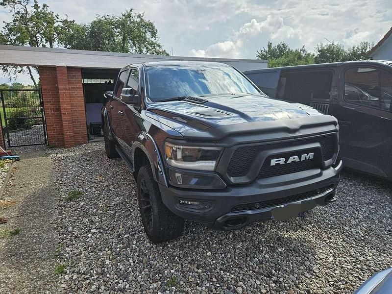 Andere außenfarben Gebraucht 2019 Dodge Ram Abholung | 44.500 € (Etwas zu teuer) - Bild 1/4