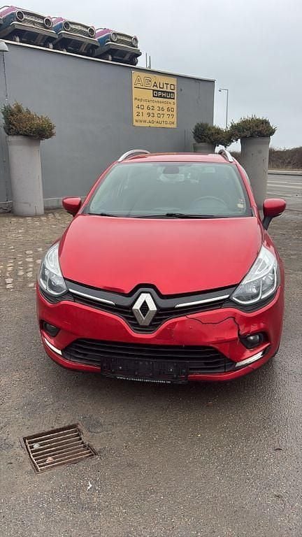 Gebraucht Renault Clio IV Bose Edition 90 PS (66 kW) 2017 Rot Limousine