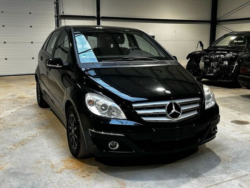 Schwarz Gebraucht 2009 Mercedes B170 Van / Kleinbus | 3.999 € (Superpreis) - Bild 1/4